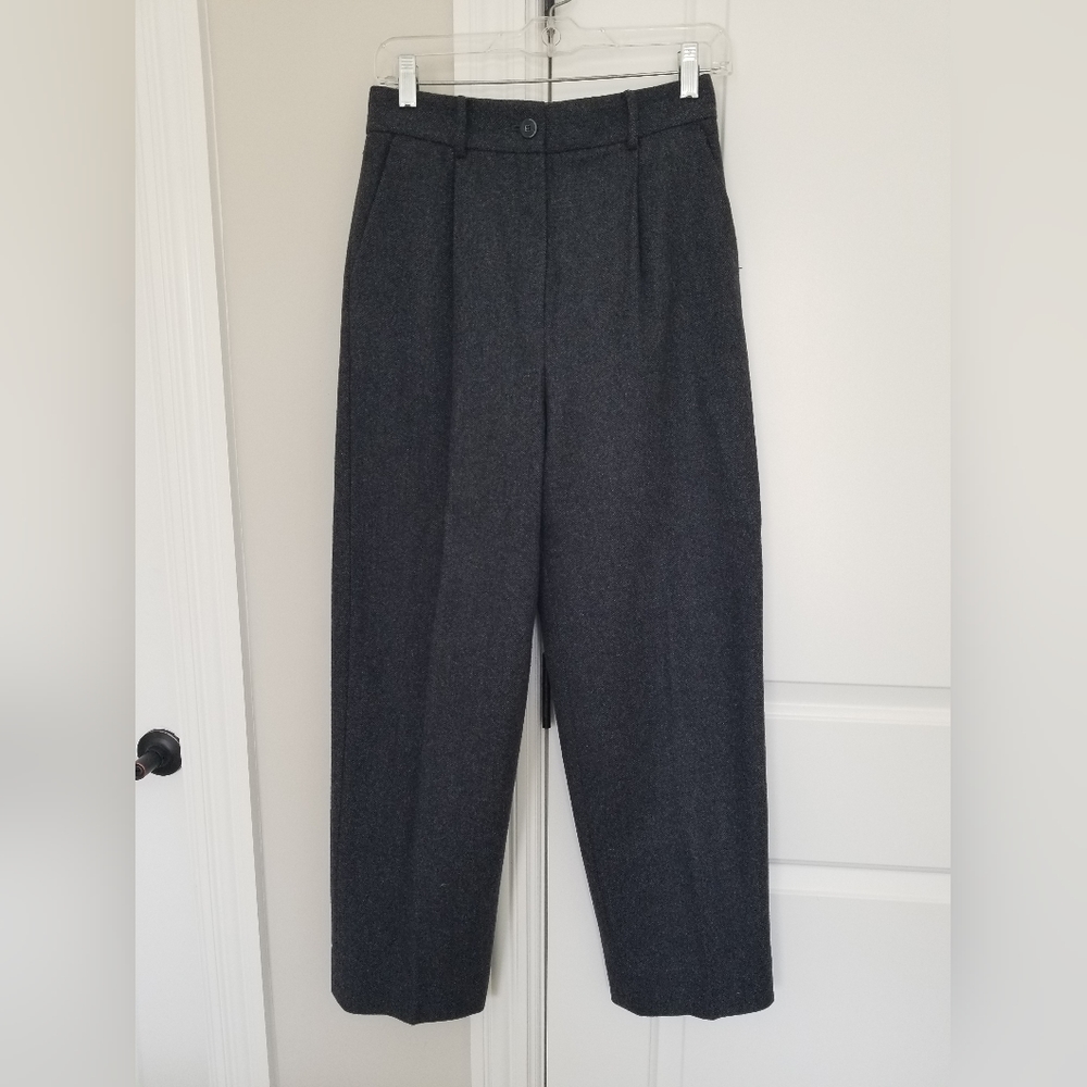 Theory herringbone front pleated charcoal gray trousers